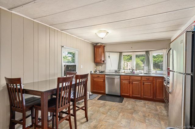 66 Minuteman Drive, Bohemia, NY 11716