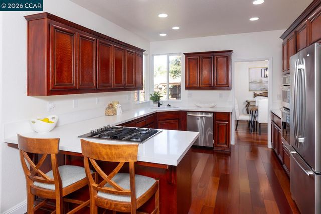 2042 Smith Ln, Concord, CA 94518