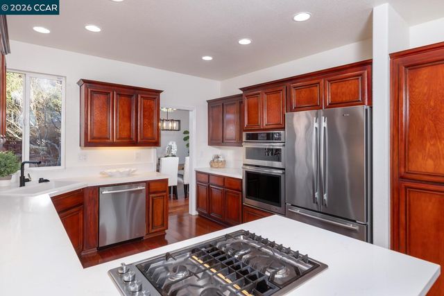 2042 Smith Ln, Concord, CA 94518