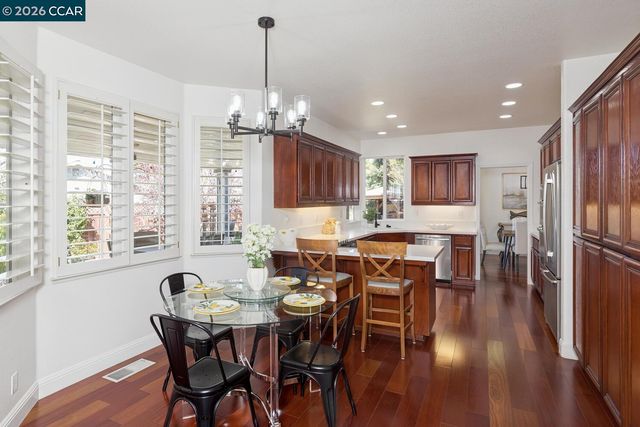 2042 Smith Ln, Concord, CA 94518