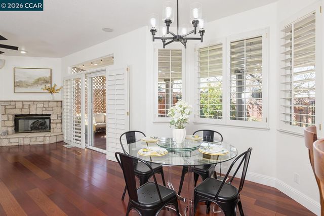 2042 Smith Ln, Concord, CA 94518