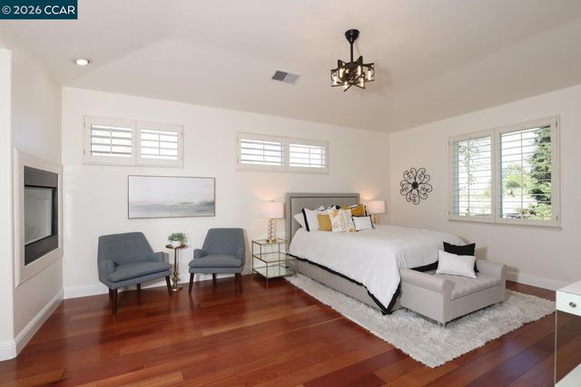 2042 Smith Ln, Concord, CA 94518