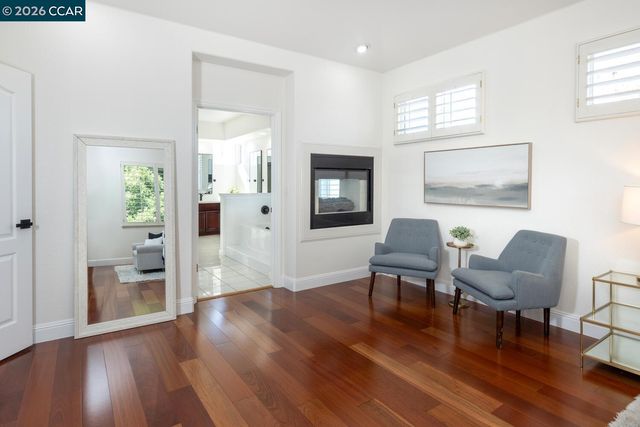 2042 Smith Ln, Concord, CA 94518