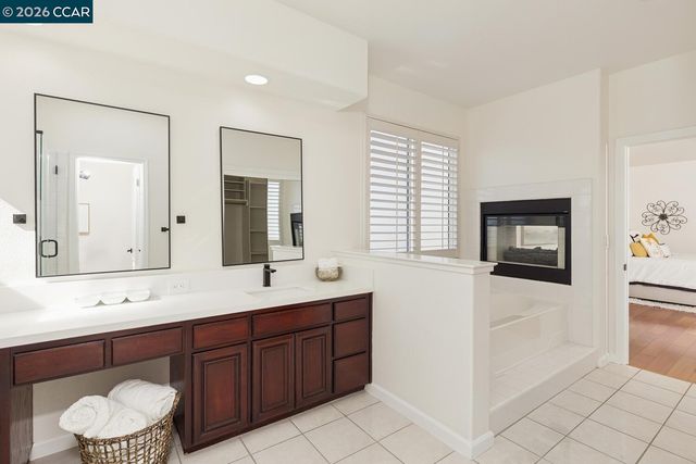 2042 Smith Ln, Concord, CA 94518