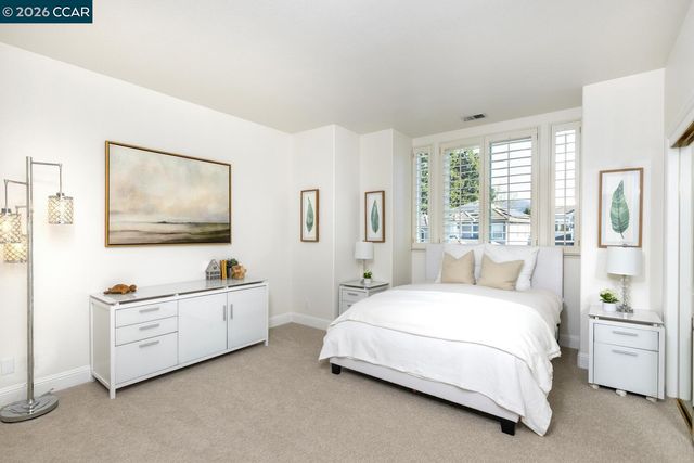 2042 Smith Ln, Concord, CA 94518