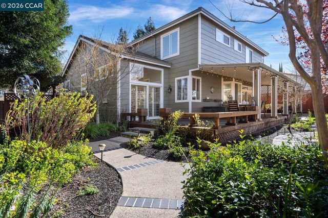 2042 Smith Ln, Concord, CA 94518