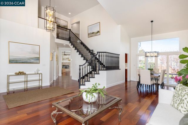 2042 Smith Ln, Concord, CA 94518