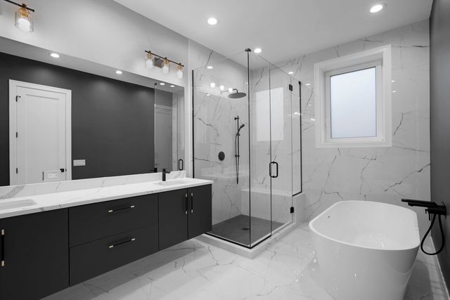 1627 W Warren Boulevard 3, Chicago, IL 60612