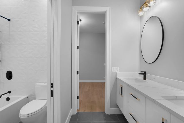 1627 W Warren Boulevard 3, Chicago, IL 60612