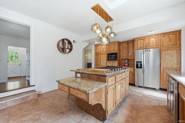 2708 Eastbrook Drive, Fort Wayne, IN 46805