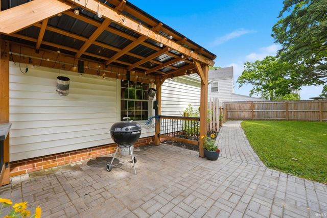2708 Eastbrook Drive, Fort Wayne, IN 46805