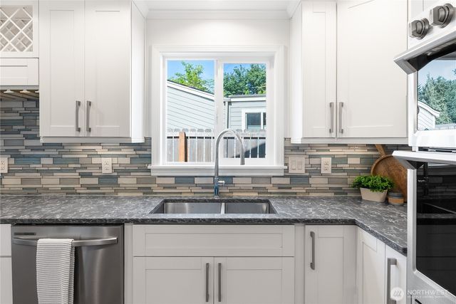 1422 Greenville Drive, Bellingham, WA 98226