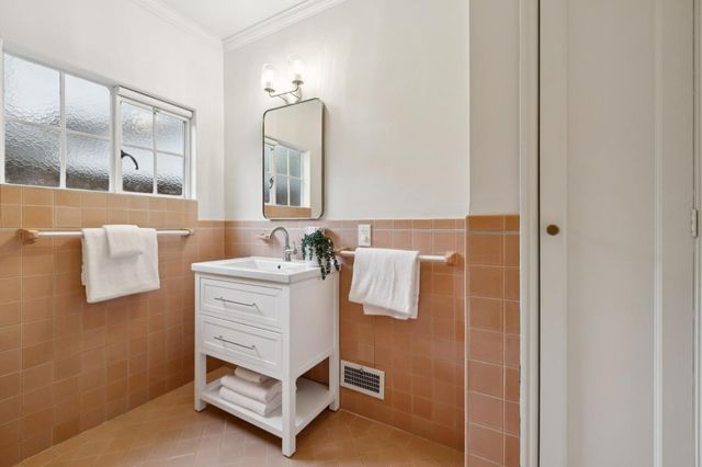 2302 Webster Street, Palo Alto, CA 94301