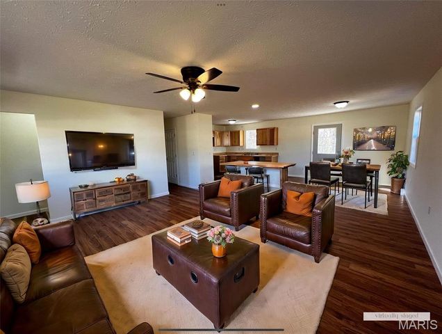 26899 Stephanie Lane, Laquey, MO 65534