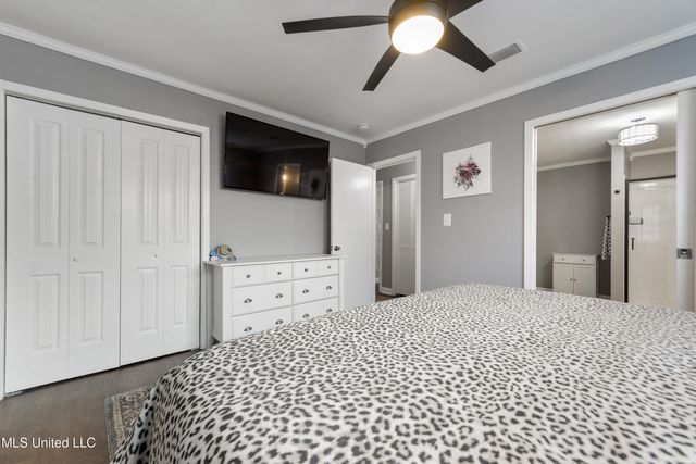 2510 Parkwood Place, Ocean Springs, MS 39564