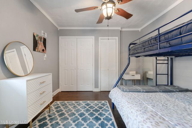 2510 Parkwood Place, Ocean Springs, MS 39564