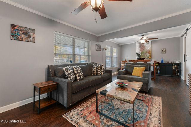 2510 Parkwood Place, Ocean Springs, MS 39564