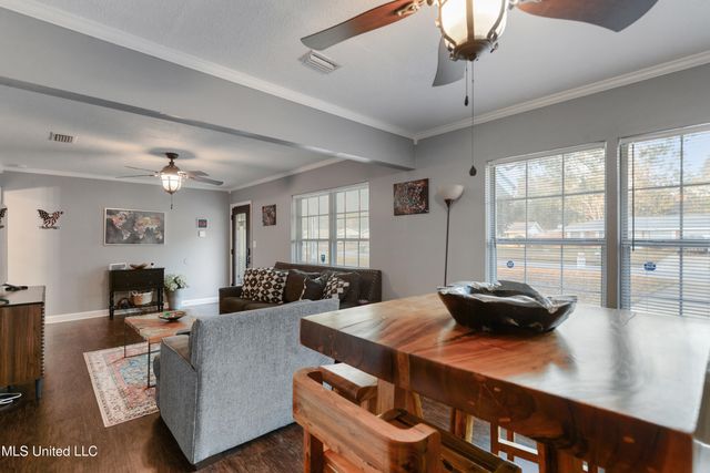 2510 Parkwood Place, Ocean Springs, MS 39564