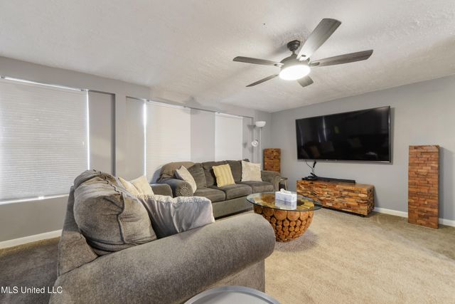 2510 Parkwood Place, Ocean Springs, MS 39564