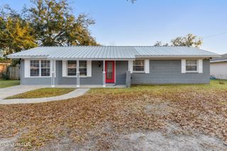 2510 Parkwood Place, Ocean Springs, MS 39564