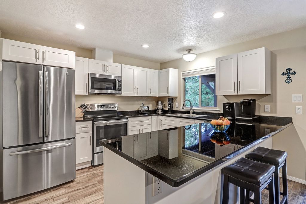998 Alamo, Los Alamos, NM 87544