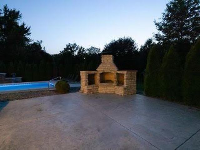 2315 Smokey Hill Drive, Lee's Summit, MO 64086