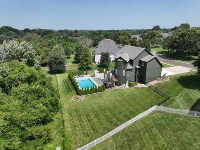 2315 Smokey Hill Drive, Lee's Summit, MO 64086