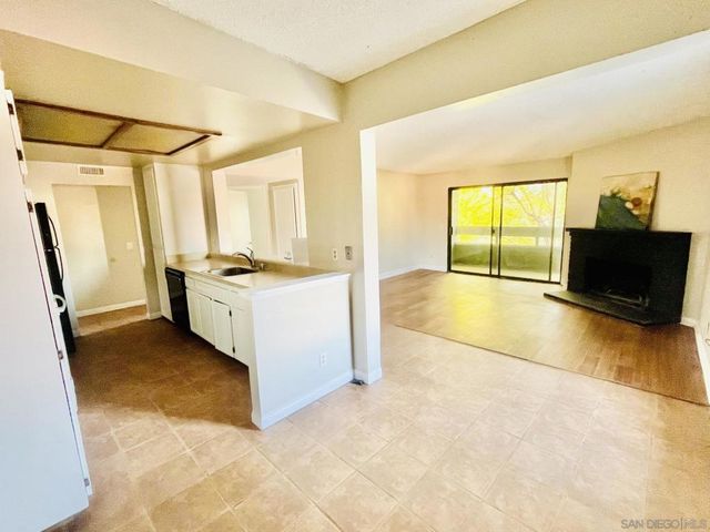 1040 E Washington Ave 33, Escondido, CA 92025