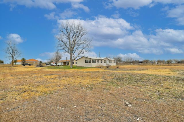 50 Regina DR, Taylor, TX 76574