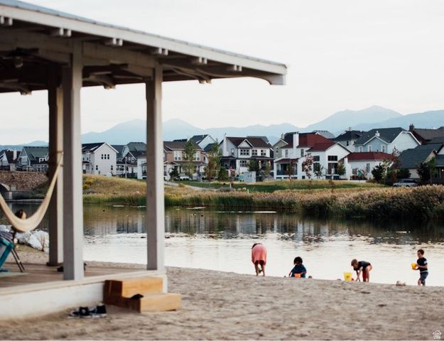 11331 S LAKE RUN RD, South Jordan, UT 84009
