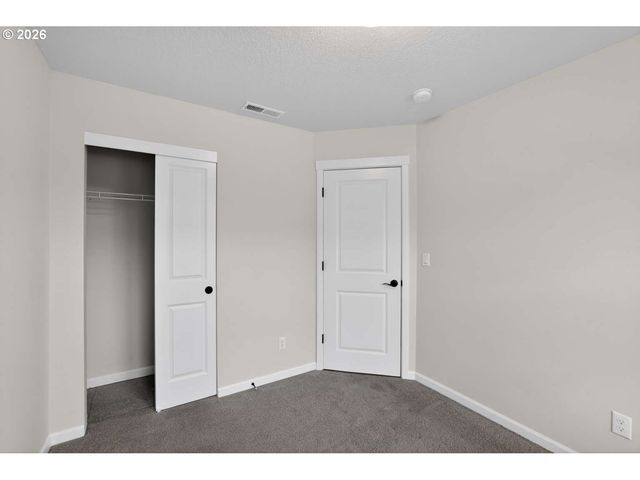 8176 Se BLANTON St, Hillsboro, OR 97123