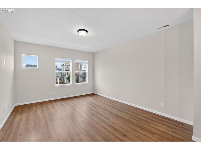 8176 Se BLANTON St, Hillsboro, OR 97123