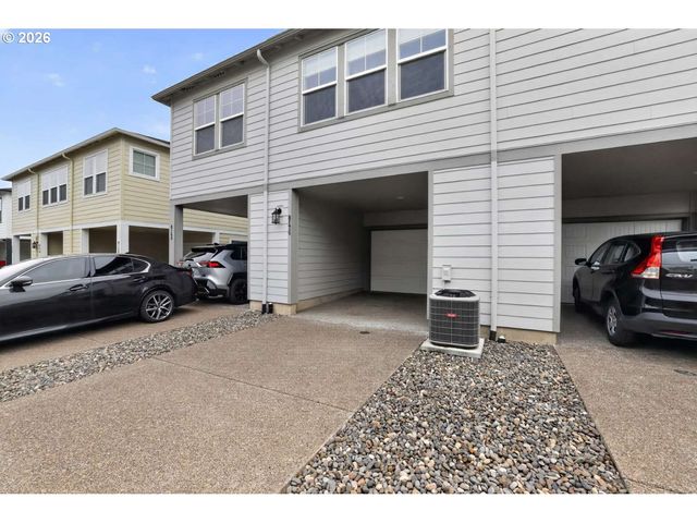 8176 Se BLANTON St, Hillsboro, OR 97123