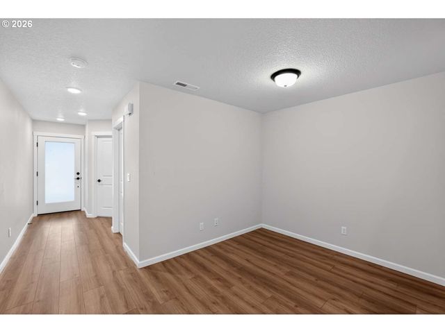 8176 Se BLANTON St, Hillsboro, OR 97123
