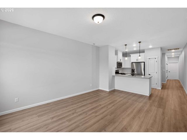 8176 Se BLANTON St, Hillsboro, OR 97123