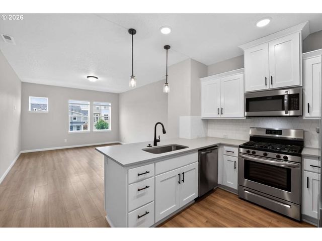 8176 Se BLANTON St, Hillsboro, OR 97123