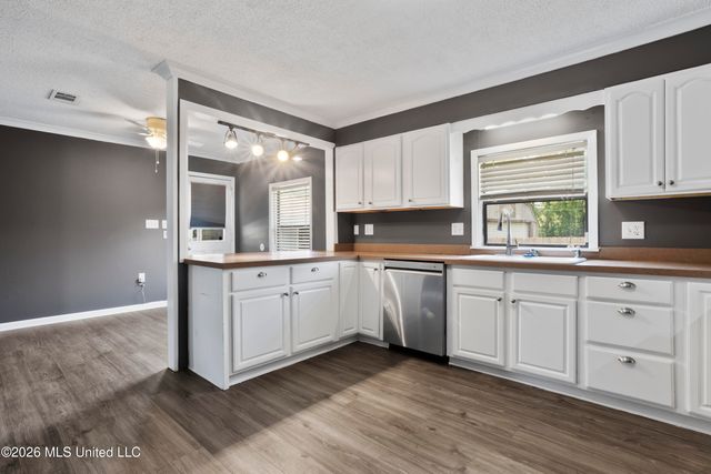 956 Old Spanish Trail, Bay Saint Louis, MS 39520