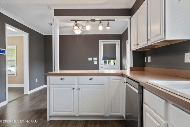 956 Old Spanish Trail, Bay Saint Louis, MS 39520