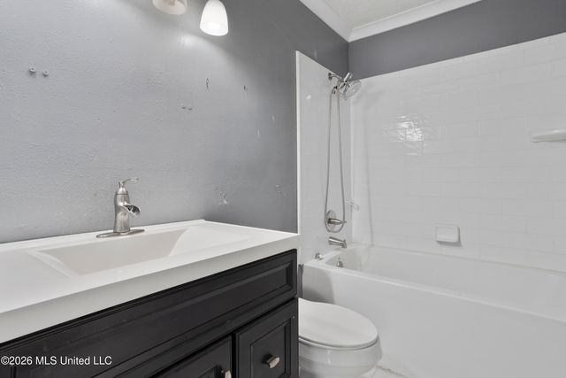 956 Old Spanish Trail, Bay Saint Louis, MS 39520