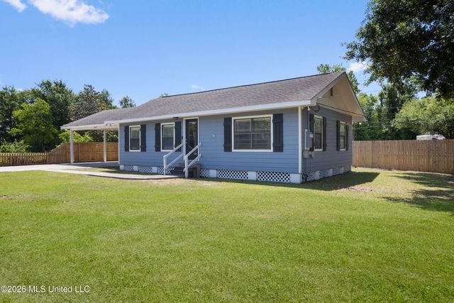 956 Old Spanish Trail, Bay Saint Louis, MS 39520