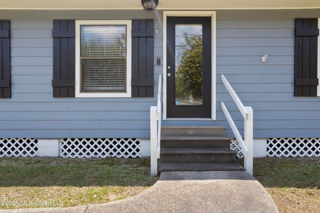 956 Old Spanish Trail, Bay Saint Louis, MS 39520