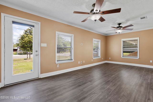 956 Old Spanish Trail, Bay Saint Louis, MS 39520