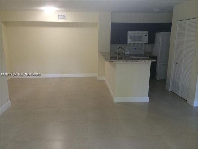 650 S Park Rd 11-5, Hollywood, FL 33021