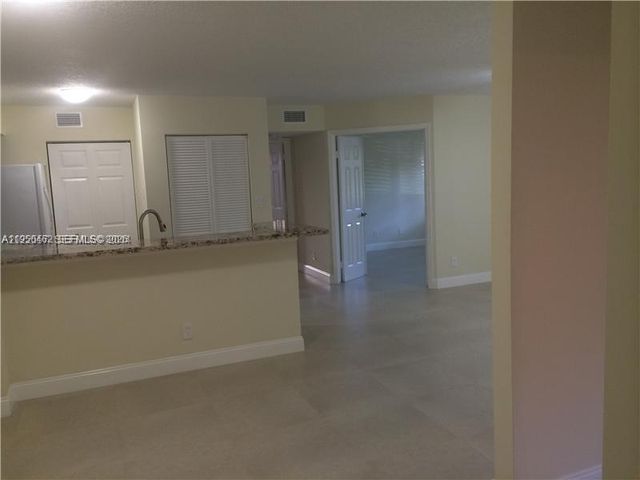 650 S Park Rd 11-5, Hollywood, FL 33021