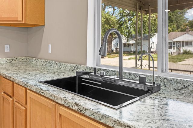 2303 Fisher Street, Melvindale, MI 48122