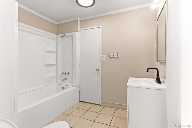 2303 Fisher Street, Melvindale, MI 48122