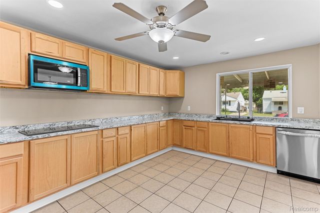 2303 Fisher Street, Melvindale, MI 48122