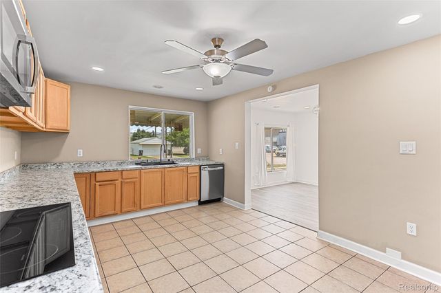 2303 Fisher Street, Melvindale, MI 48122