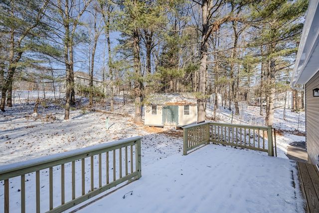 132 Kibbe Rd, East Longmeadow, MA 01028