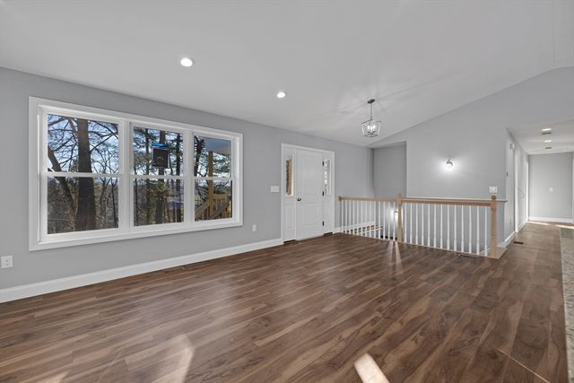 132 Kibbe Rd, East Longmeadow, MA 01028